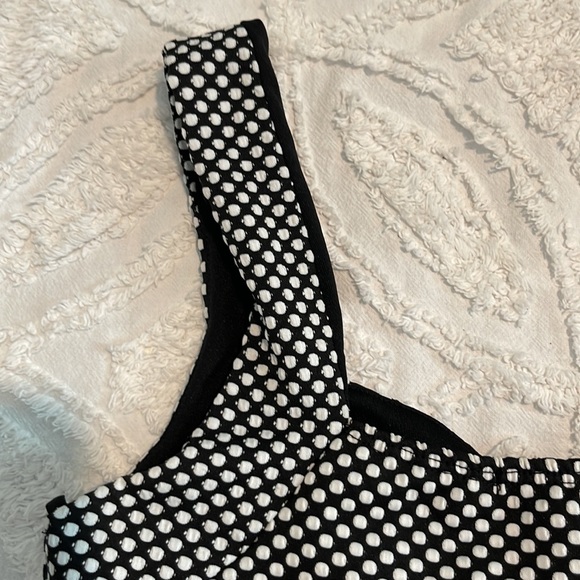 Tank - Picture 4 of 4